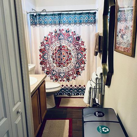 Ruskin Fl Private 2 Bdrm 1 Bath Suite Common Areas Shared With Host And Cat מראה חיצוני תמונה
