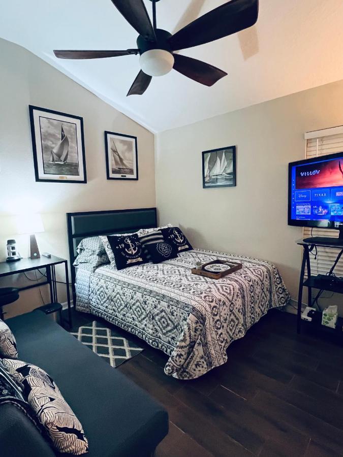 Ruskin Fl Private 2 Bdrm 1 Bath Suite Common Areas Shared With Host And Cat מראה חיצוני תמונה