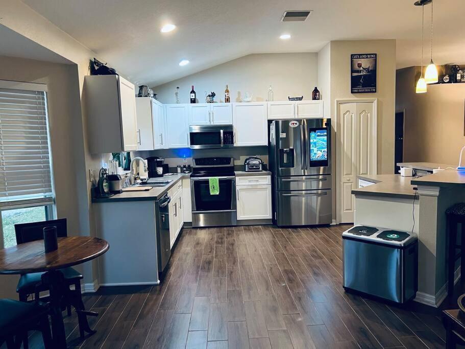 Ruskin Fl Private 2 Bdrm 1 Bath Suite Common Areas Shared With Host And Cat מראה חיצוני תמונה